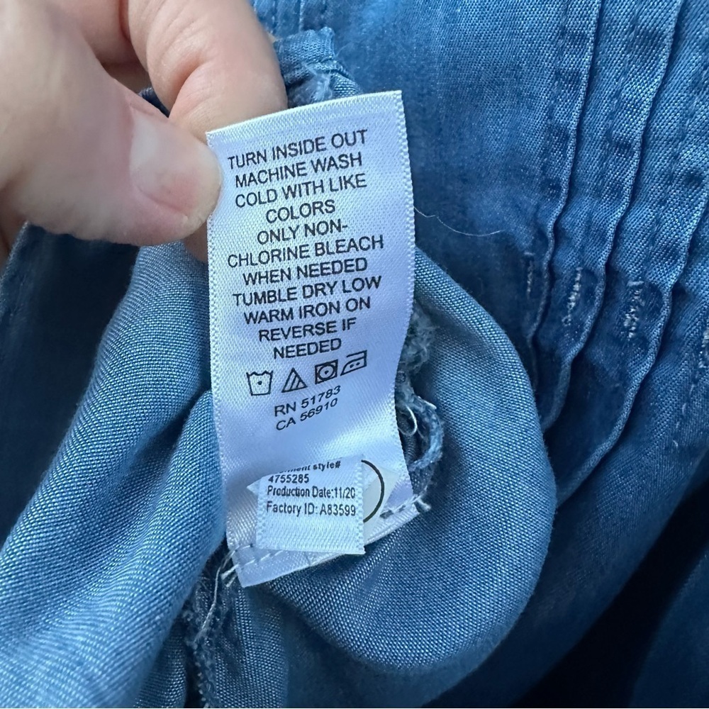 Maurices Chambray Pleated Flutter Sleeve Tank Lyocell Denim Blouse 0X NWT - Picture 10 of 11